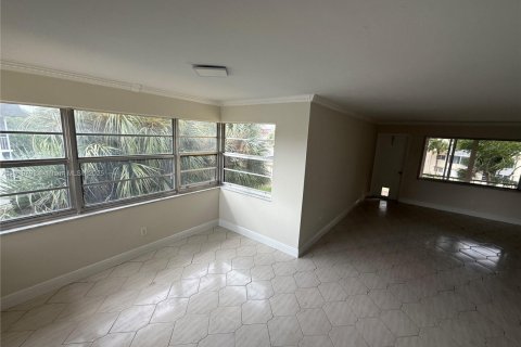 Снять в аренду кондоминиум в Майами, Флорида 2 спальни, 103.68м2, № 1966939 - фото 5