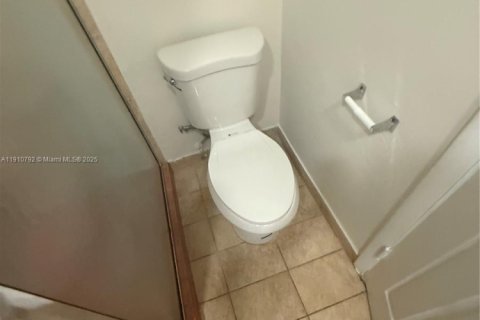 Снять в аренду кондоминиум в Майами, Флорида 2 спальни, 103.68м2, № 1966939 - фото 30