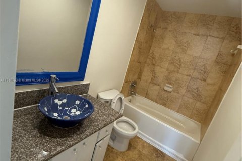 Снять в аренду кондоминиум в Майами, Флорида 2 спальни, 103.68м2, № 1966939 - фото 19