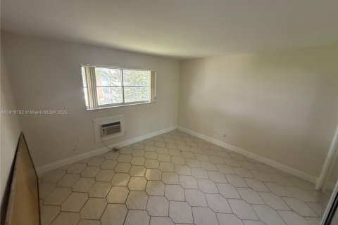 Снять в аренду кондоминиум в Майами, Флорида 2 спальни, 103.68м2, № 1966939 - фото 13