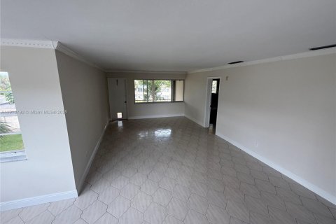 Снять в аренду кондоминиум в Майами, Флорида 2 спальни, 103.68м2, № 1966939 - фото 4