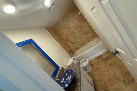 Снять в аренду кондоминиум в Майами, Флорида 2 спальни, 103.68м2, № 1966939 - фото 16