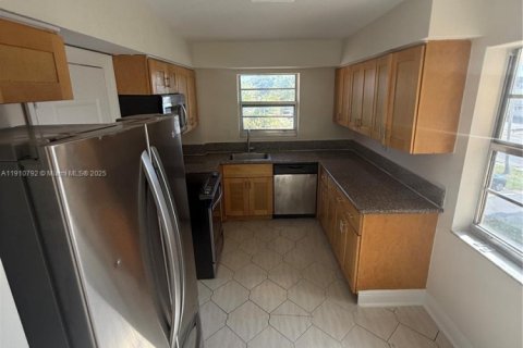 Снять в аренду кондоминиум в Майами, Флорида 2 спальни, 103.68м2, № 1966939 - фото 24