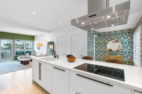 Condominio en venta en Miami Beach, Florida, 1 dormitorio, 77.2 m2 № 1954330 - foto 4