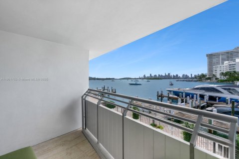 Condominio en venta en Miami Beach, Florida, 1 dormitorio, 77.2 m2 № 1954330 - foto 6