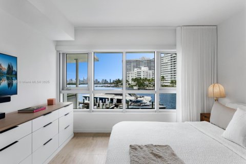 Condominio en venta en Miami Beach, Florida, 1 dormitorio, 77.2 m2 № 1954330 - foto 15