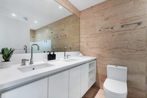 Condominio en venta en Miami Beach, Florida, 1 dormitorio, 77.2 m2 № 1954330 - foto 16
