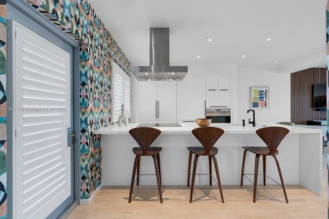 Condominio en venta en Miami Beach, Florida, 1 dormitorio, 77.2 m2 № 1954330 - foto 5