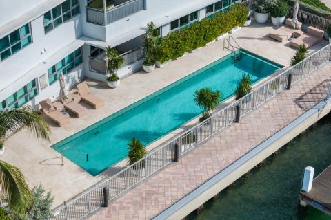 Condominio en venta en Miami Beach, Florida, 1 dormitorio, 77.2 m2 № 1954330 - foto 20