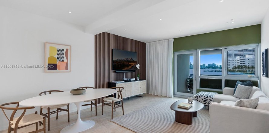 Condominio en Miami Beach, Florida, 1 dormitorio  № 1954330