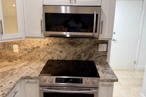 Villa ou maison à louer à Coral Gables, Floride: 3 chambres, 126.9 m2 № 2000063 - photo 7