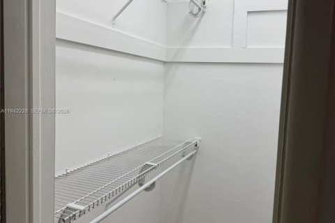 Villa ou maison à louer à Coral Gables, Floride: 3 chambres, 126.9 m2 № 2000063 - photo 16