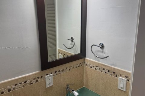 Villa ou maison à louer à Coral Gables, Floride: 3 chambres, 126.9 m2 № 2000063 - photo 27