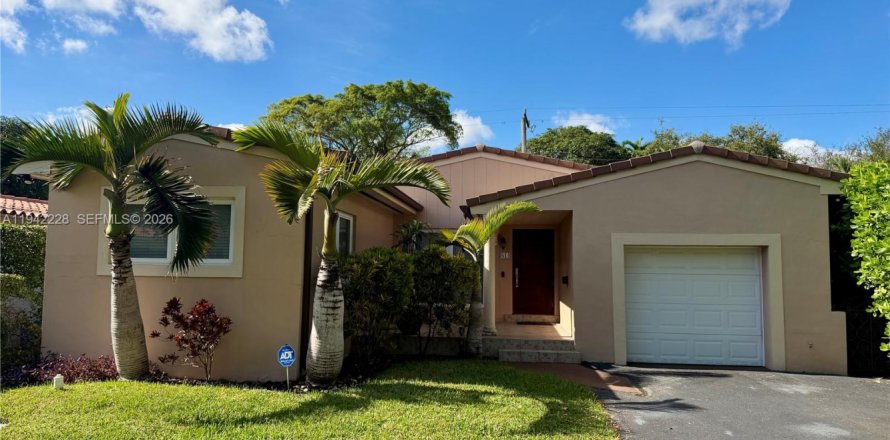 Villa ou maison à Coral Gables, Floride 3 chambres, 126.9 m2 № 2000063