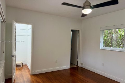 Villa ou maison à louer à Coral Gables, Floride: 3 chambres, 126.9 m2 № 2000063 - photo 12