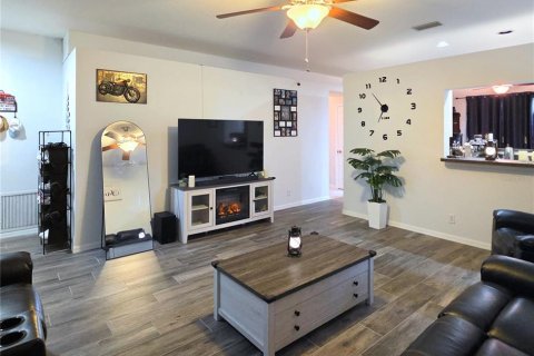 House in Palmetto, Florida 3 bedrooms, 143.07 sq.m. № 2333823 - photo 13