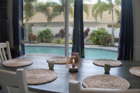 House in Palmetto, Florida 3 bedrooms, 143.07 sq.m. № 2333823 - photo 3