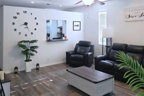 House in Palmetto, Florida 3 bedrooms, 143.07 sq.m. № 2333823 - photo 12