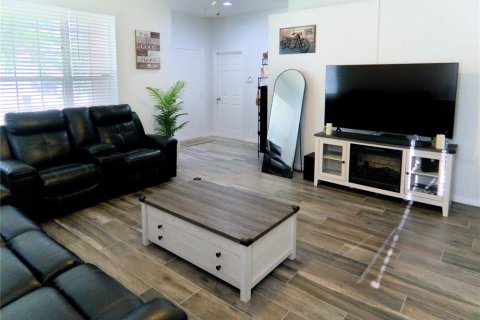 House in Palmetto, Florida 3 bedrooms, 143.07 sq.m. № 2333823 - photo 11