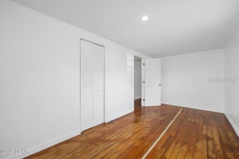 House in Daytona Beach, Florida 2 bedrooms, 70.61 sq.m. № 1894428 - photo 11