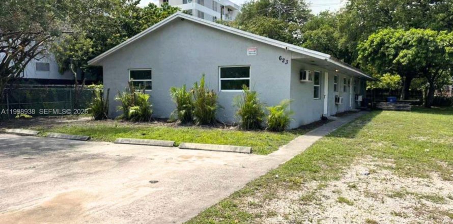 House in Fort Lauderdale, Florida 3 bedrooms, 220.09 sq.m. № 2067443