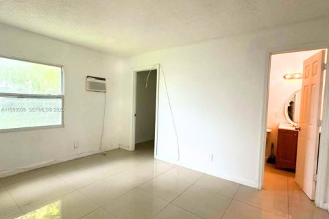 House in Fort Lauderdale, Florida 3 bedrooms, 220.09 sq.m. № 2067443 - photo 6
