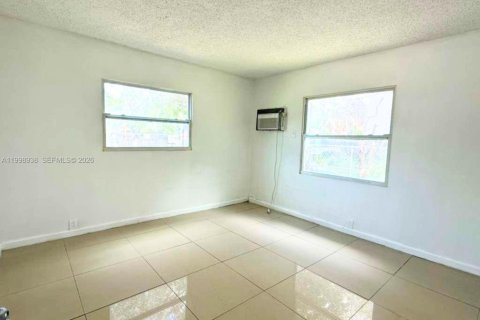 House in Fort Lauderdale, Florida 3 bedrooms, 220.09 sq.m. № 2067443 - photo 9