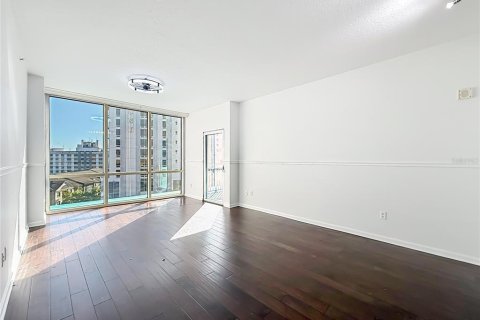 Condo in Orlando, Florida, 3 bedrooms  № 2377936 - photo 16