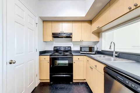 Condo in Orlando, Florida, 3 bedrooms  № 2377936 - photo 10