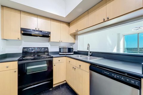 Condo in Orlando, Florida, 3 bedrooms  № 2377936 - photo 11