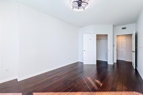 Condo in Orlando, Florida, 3 bedrooms  № 2377936 - photo 24