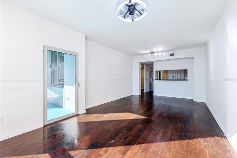 Condo in Orlando, Florida, 3 bedrooms  № 2377936 - photo 17