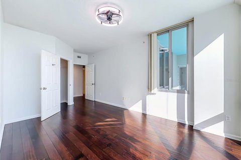 Condo in Orlando, Florida, 3 bedrooms  № 2377936 - photo 25
