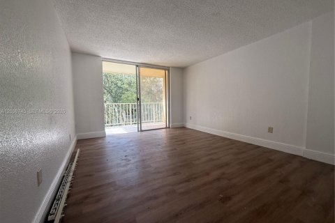 Купить кондоминиум в Майами, Флорида 2 спальни, 92.62м2, № 2145920 - фото 17