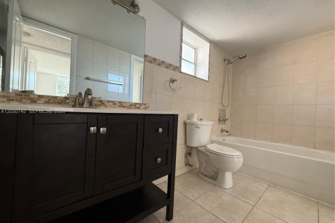 Купить кондоминиум в Майами, Флорида 2 спальни, 92.62м2, № 2145920 - фото 8