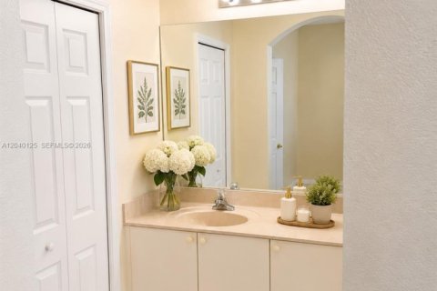 Townhouse in Miami, Florida 3 bedrooms, 148.83 sq.m. № 2086437 - photo 10