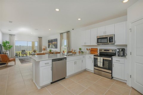 House in Hudson, Florida 4 bedrooms, 183.39 sq.m. № 1780831 - photo 14