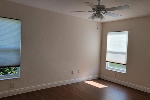 Villa ou maison à louer à Oxford, Floride: 3 chambres, 154.03 m2 № 2284935 - photo 7
