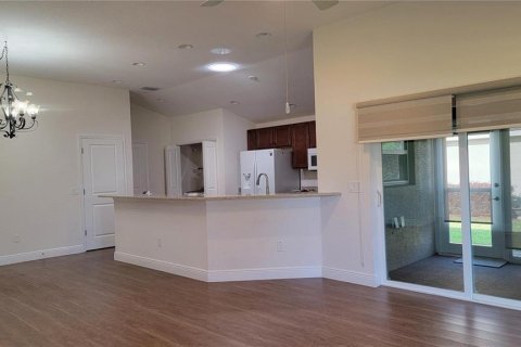 Villa ou maison à louer à Oxford, Floride: 3 chambres, 154.03 m2 № 2284935 - photo 3