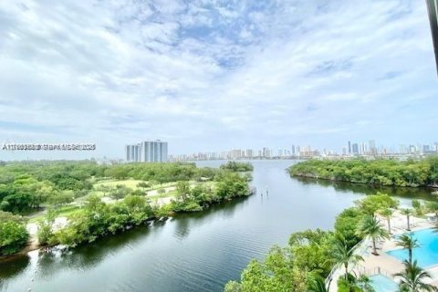 Condo à North Miami Beach, Floride, 1 chambre № 2409043