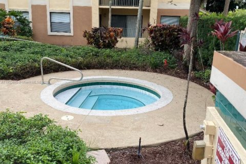 Condominio en alquiler en Sunrise, Florida, 1 dormitorio, 70.05 m2 № 1951980 - foto 12