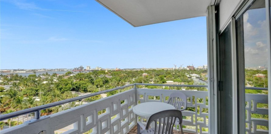 Condominio en Fort Lauderdale, Florida, 2 dormitorios  № 1050145
