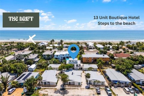 Propiedad comercial en venta en Cocoa Beach, Florida, 759.66 m2 № 1837211 - foto 1