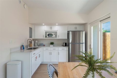 Propiedad comercial en venta en Cocoa Beach, Florida, 759.66 m2 № 1837211 - foto 26