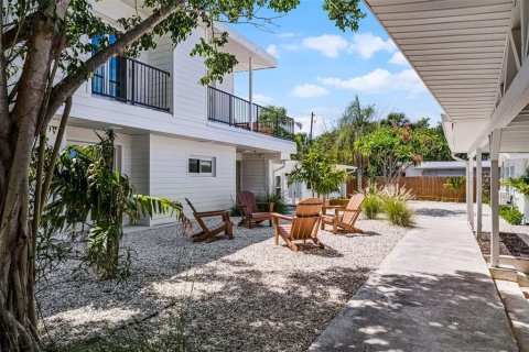 Propiedad comercial en venta en Cocoa Beach, Florida, 759.66 m2 № 1837211 - foto 6