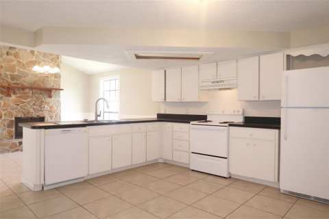 Casa en alquiler en Zephyrhills, Florida, 2 dormitorios, 90.49 m2 № 1873209 - foto 13