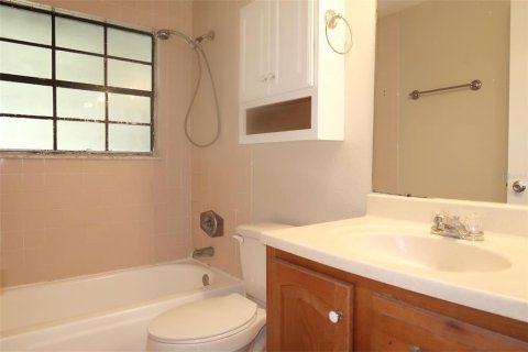 Casa en alquiler en Zephyrhills, Florida, 2 dormitorios, 90.49 m2 № 1873209 - foto 17