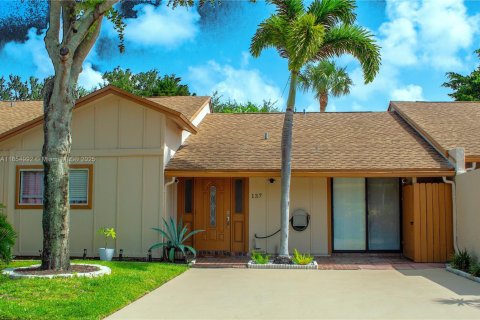 Casa en venta en Boynton Beach, Florida, 2 dormitorios, 129.04 m2 № 1875028 - foto 1