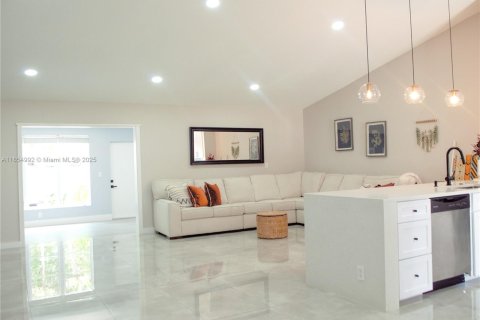 Casa en venta en Boynton Beach, Florida, 2 dormitorios, 129.04 m2 № 1875028 - foto 10