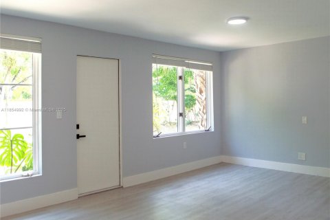 Casa en venta en Boynton Beach, Florida, 2 dormitorios, 129.04 m2 № 1875028 - foto 13